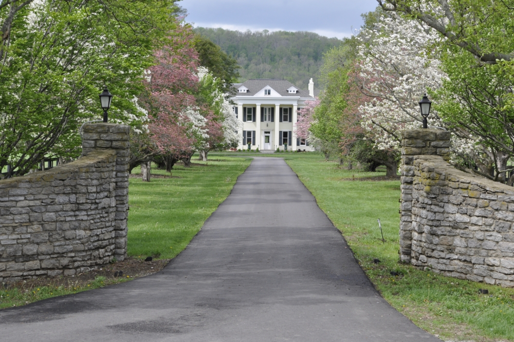 Historic Riverside Inn Bed & Breakfast on the Ohio River