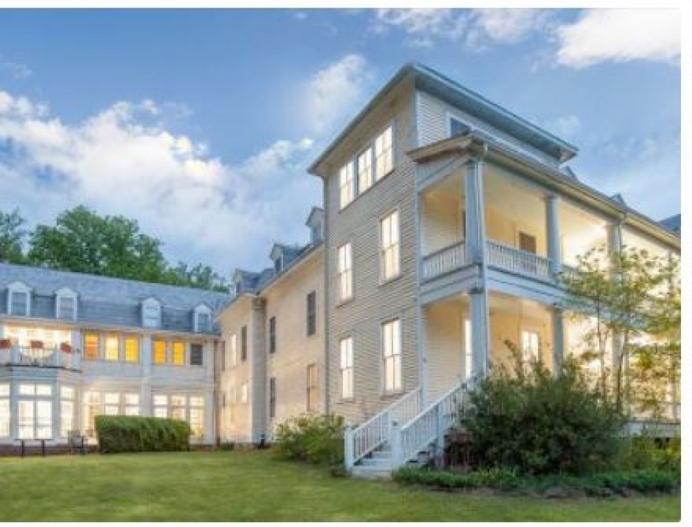 Grand Old Lady Hotel