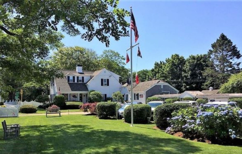 Lovingly Restored & Updated Chatham, Cape Cod B&B
