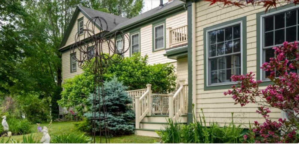 Maine bed and breakfast inn for sale - 1802 House Bed and Breakfast Inn, Kennebunkport, Maine