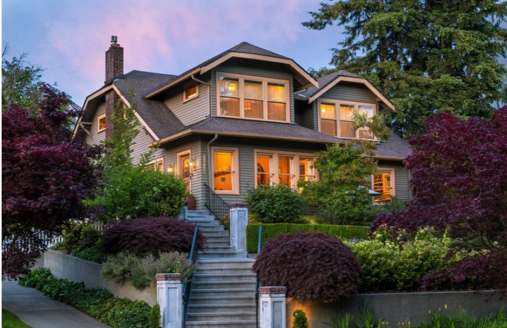 Washington bed and breakfast inn for sale - Greenlake Guest House