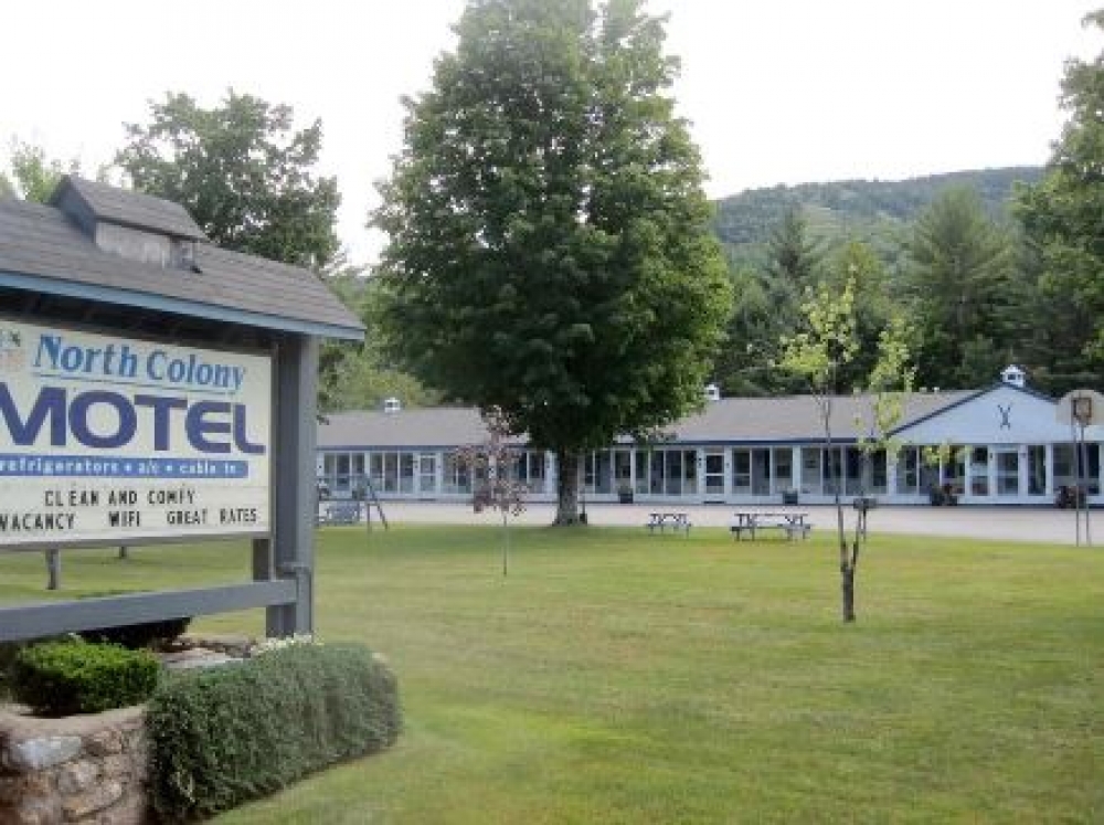 North Colony Motel & Cottages