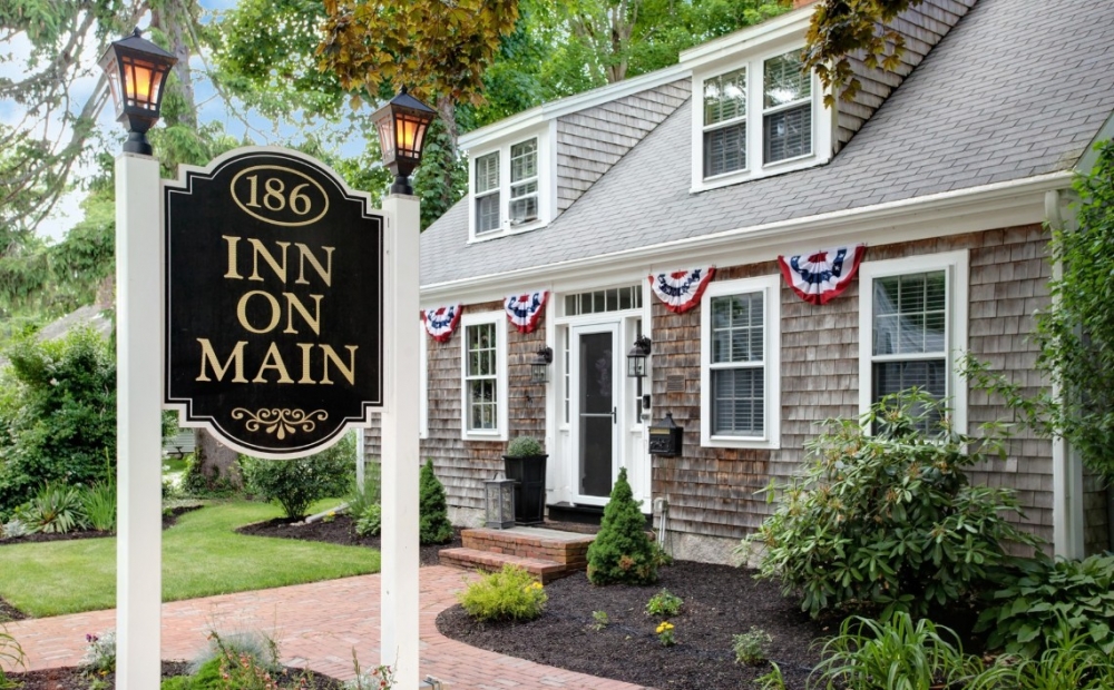 Inn on Main - Historic Charm, Prime Cape Cod Location