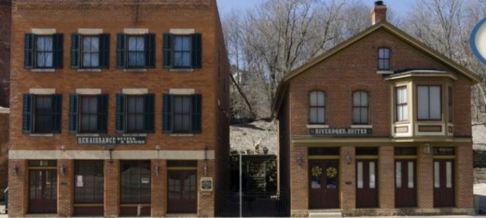 Renaissance Riverboat Suites & Inn