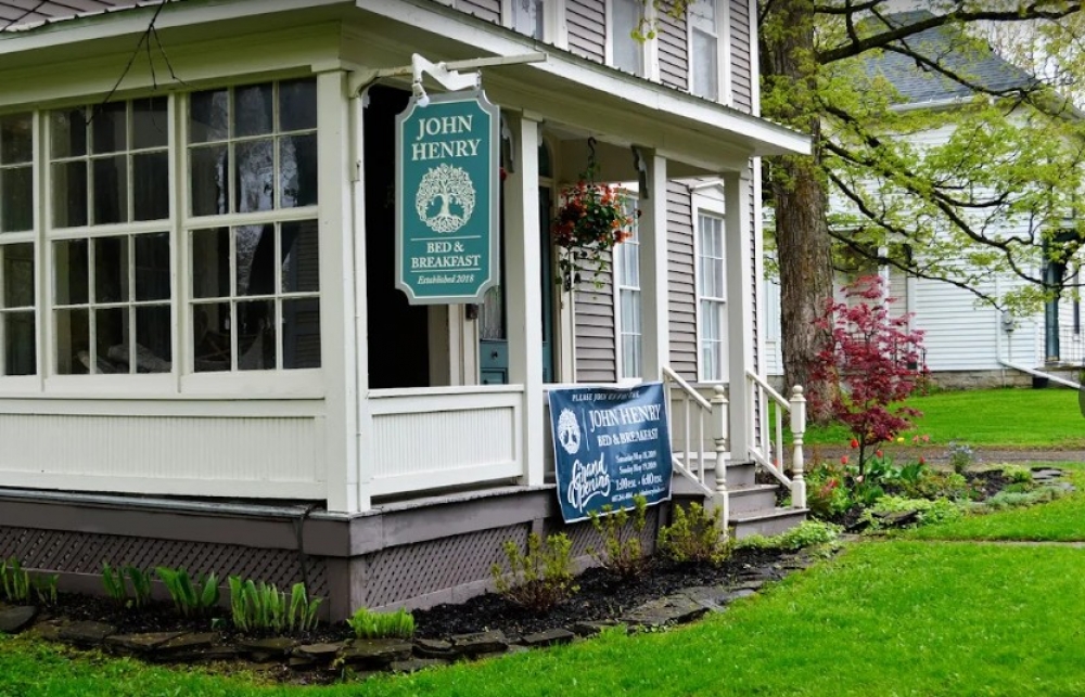 New-York bed and breakfast inn for sale - John Henry Bed & Breakfast