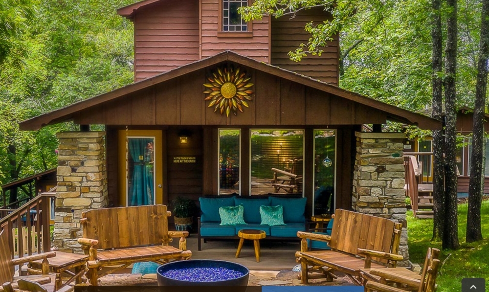 Arkansas bed and breakfast inn for sale - The Woods Cabins