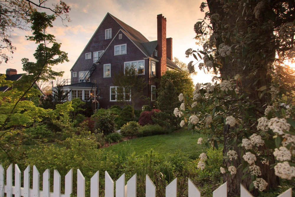 WhiteGate Inn and Cottages