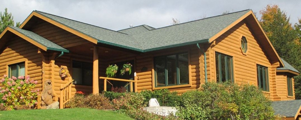 Michigan bed and breakfast inn for sale - Wind in the Pines