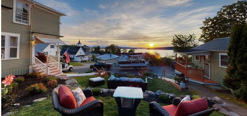 New-Hampshire bed and breakfast inn for sale - The Lakeview Inn and Cottages
